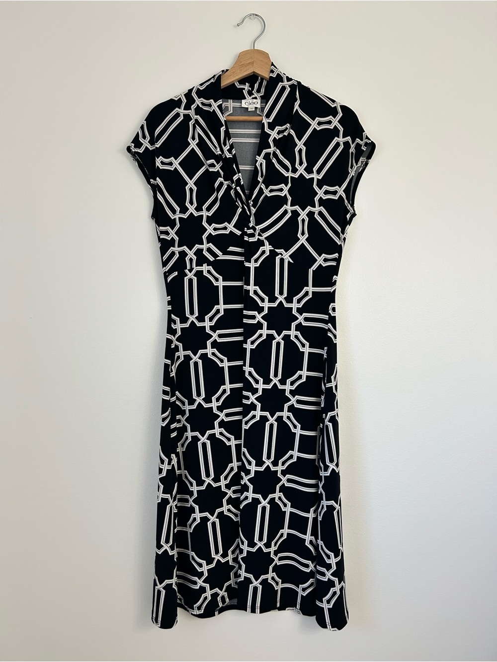 CLEO Black & White Geometric Cap-Sleeve V-Neck Dress